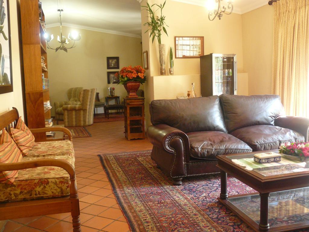 Villa Jana Guesthouse Претория Экстерьер фото
